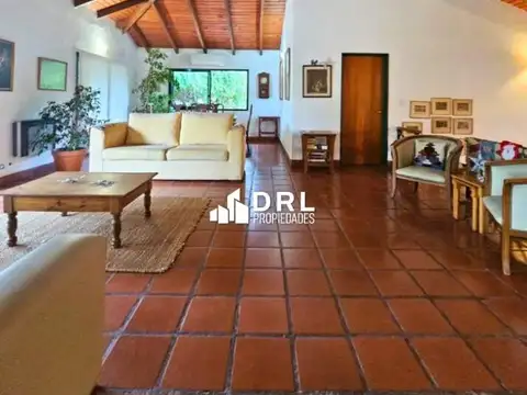 Casa 7 ambientes con 3 baños