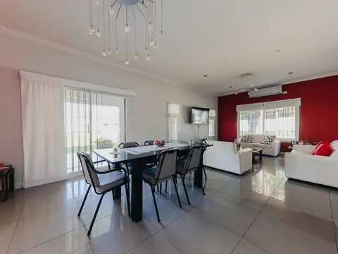 VENTA CASA 4 AMBIENTES + DEPENDENCIA DON TORCUATO