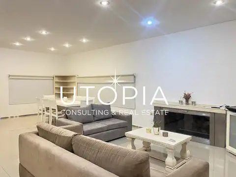 Casa en Alquiler con 5 cocheras