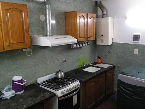 Ph tipo casa de 4 ambientes  En Venta Peramino al 400
