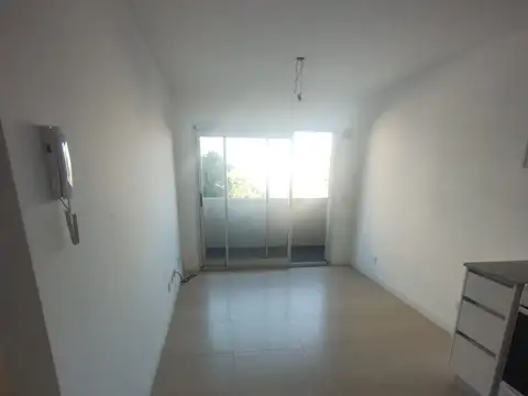 Departamento en Alquiler en Santos Lugares, $ 650.000