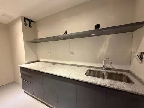 Galpon en Alquiler en Godoy Cruz, USD 6.500