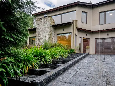 Casa en Venta en Sierra De Los Padres, USD 279.900
