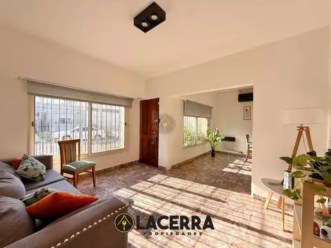 Casa 5 ambientes en Villa Ballester