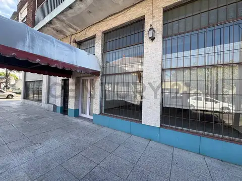 VENTA LOCAL MORON 82,5M2 CON ENTREPISO