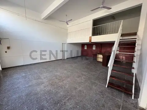 VENTA LOCAL MORON 82,5M2 CON ENTREPISO