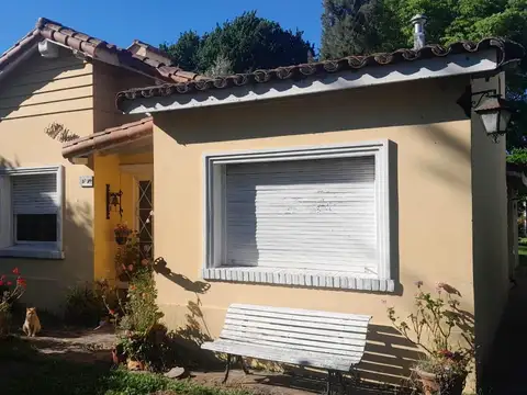 Casa en Venta en Gonnet [Cod: 674]