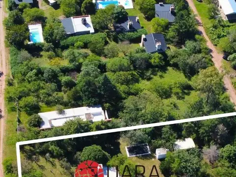 CASA EN VENTA CON 2000M2 DE PARQUE EN LA GRANJA