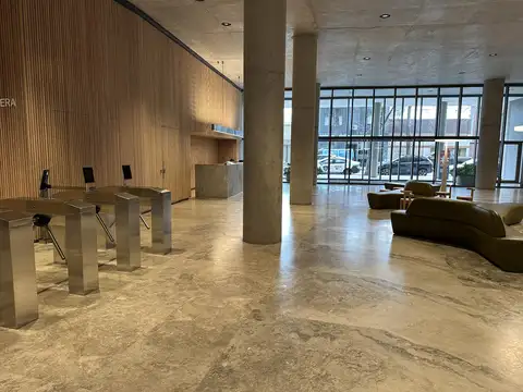 Oficina Monoambiente con 4 baños
