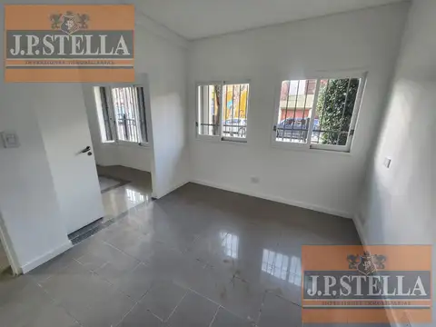 Oficina 4 ambientes con 1 baño