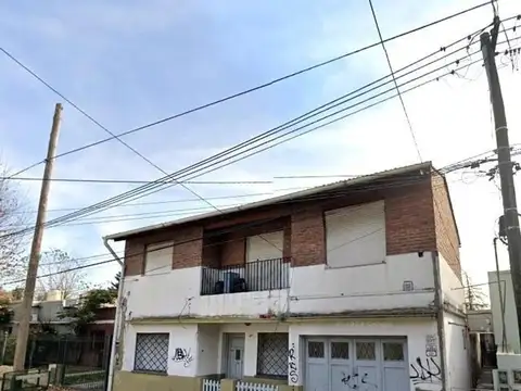 ph 1° piso xescalera  1ambiente con dos patios t /75 m2