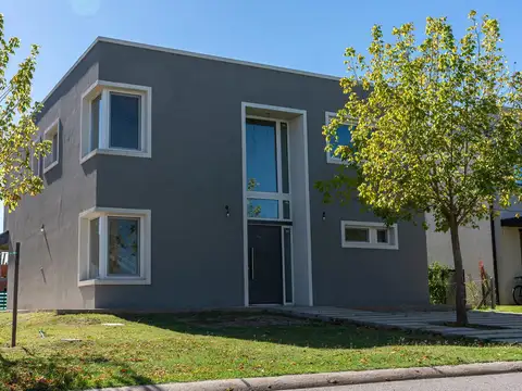 Casa en Venta, 5 Ambientes, en Barrio Araucarias, Puertos del Lago, Escobar, GBA Norte