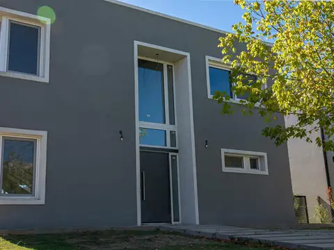 Casa en Venta en Puertos - Araucarias, USD 298.000