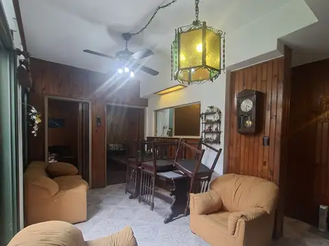 Depto Tipo Casa 5 ambientes con 2 baños