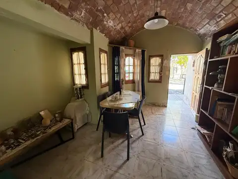 Casa 4 ambientes con 1 baño