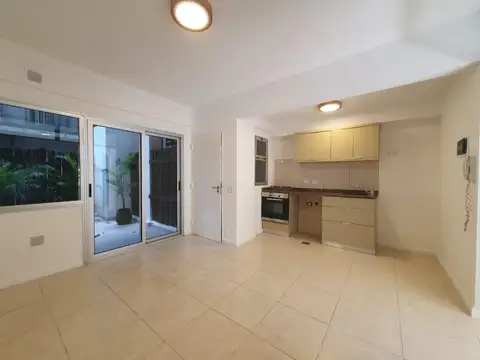 Departamento con patio en Escobar