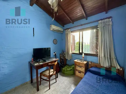 Casa 4 ambientes con 2 baños