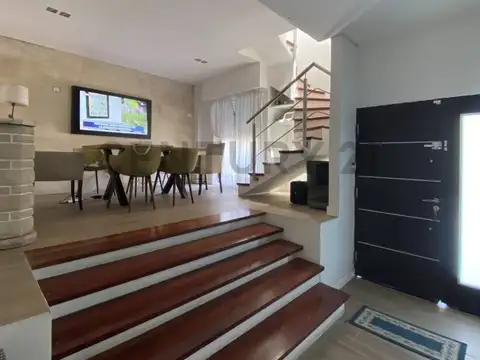 Santa fe 100, Piso 0