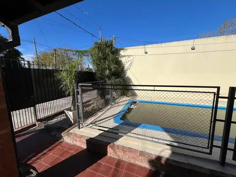 Casa en Alquiler en Los Hornos, $ 620.000