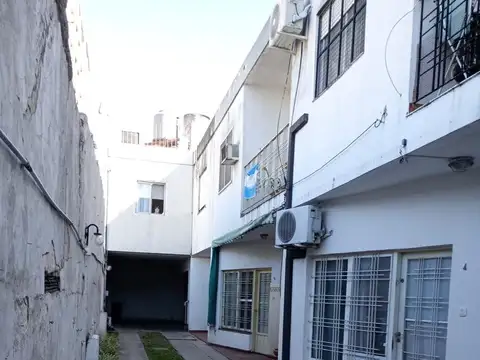 Avenida Rivadavia al 21500