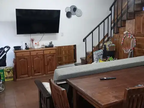 Depto Tipo Casa en Venta de 3 ambientes