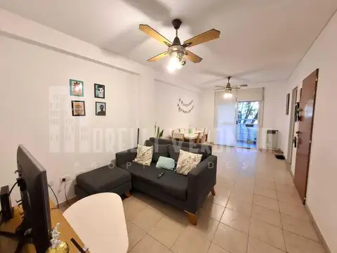 Lavalle 2400, Piso 2
