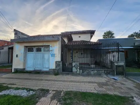 CASA A LA VENTA EN MERLO CENTRO IDEAL RECICLAR