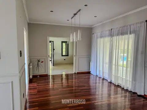 Casa 4 ambientes con 3 baños