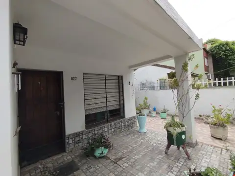 Casa 3 ambientes con 1 baño