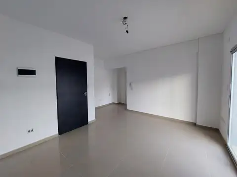 Departamento en Alquiler en Villa Ballester, $ 650.000