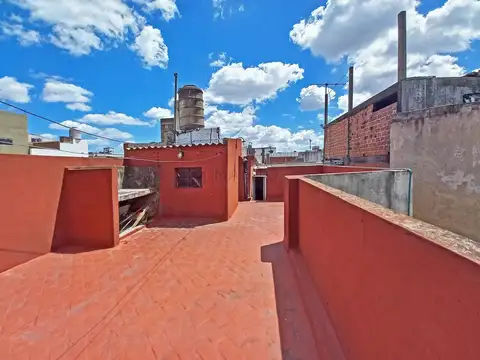 Venta PH 1 Piso por Escalera 3 Ambientes con Terraza en Ciud