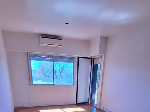 FLORESTA.GUALEGUAYCHU 1800. DTO.3 AMB.AMPLIOS + BALCON CORRIDO + COCHERA FIJA CUBIERTA