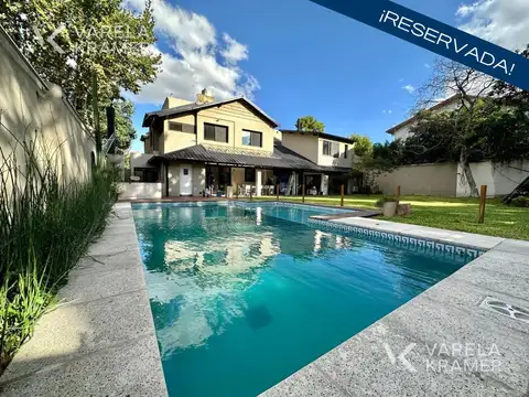 Casa en Venta en la Lucila - RESERVADA