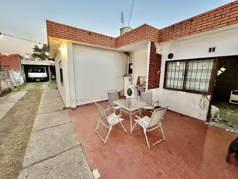 Casa en Venta con 3 cocheras