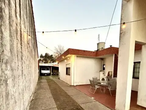 Casa en Venta en Castelar Sur, USD 105.000