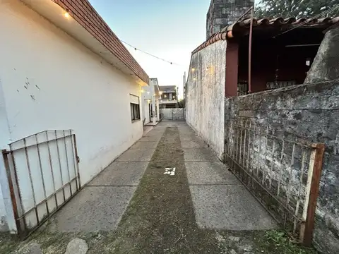 CASA CUATRO AMBIENTES CASTELAR