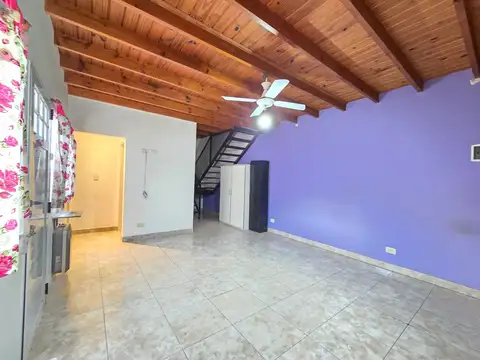 Depto Tipo Casa en Alquiler de 4 ambientes