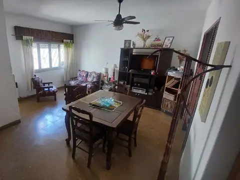 Depto Tipo Casa en Venta de 4 ambientes