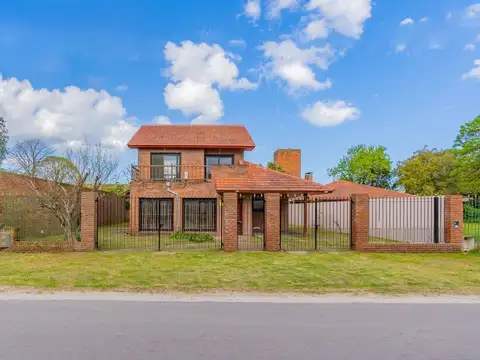 VENTA CASA 4 AMBIENTES RECICLADA CAISAMAR