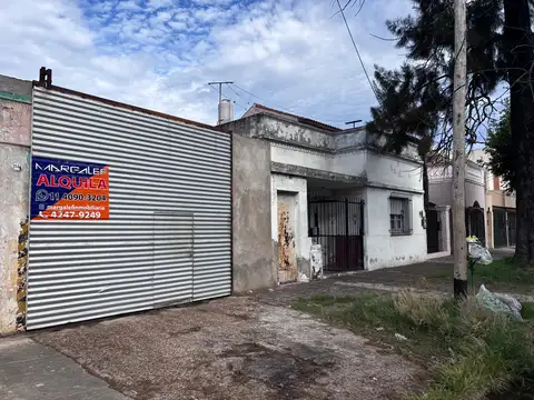 RESERVADO ! 400m2 aprox terreno c/galpón, a refaccionar, ideal deposito exterior!