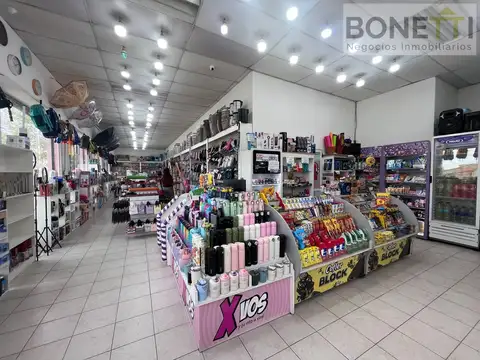 Local  de 100mts en  venta en Mercedes.
