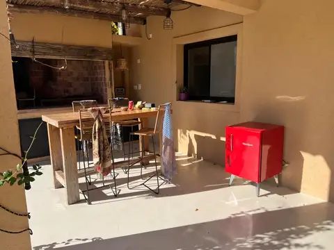 Casa en Venta con 4 cocheras