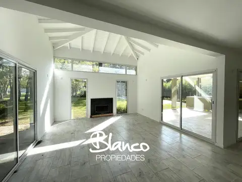 Casa en Alquiler en San Matias, USD 1.950