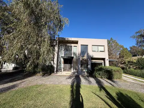 Casa en Venta en Barrio Cube, USD 165.000