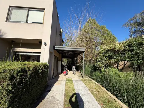 Casa  en Venta en Cube, Escobar, G.B.A. Zona Norte