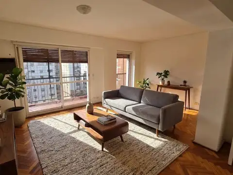 Alquiler – 4 Ambientes mas dependencia con baño – Departamento – Recoleta – Cochera Fija y Baulera