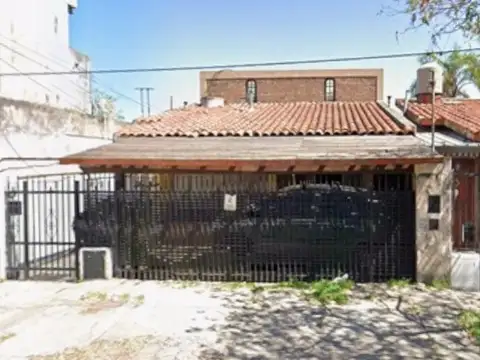 CENTENARIO N° 1533 - CASA AL FRENTE