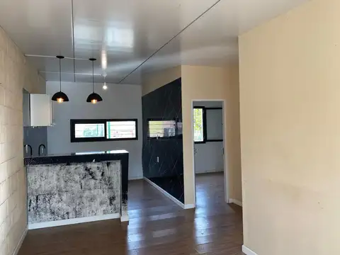 Casa 3 ambientes con 1 baño