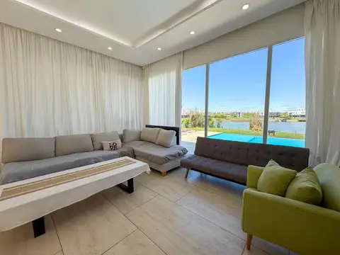 Casa 3 ambientes con 3 baños