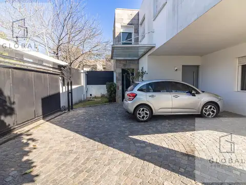 Venta casa Acassuso 5 dormitorios y 5 baños
